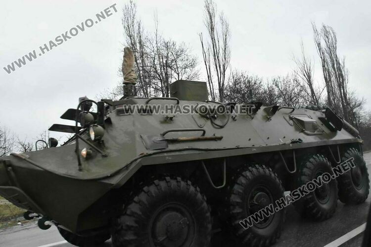 Военна техника се придвижва за учение на полигона &bdquo;Корен&ldquo;