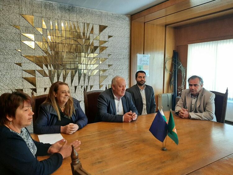 Десетокласник пое управлението на Община Смолян за ден