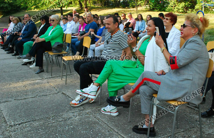 22 ученици от Езиковата с немски езикови дипломи и възможност да са студенти в Германия и Австрия