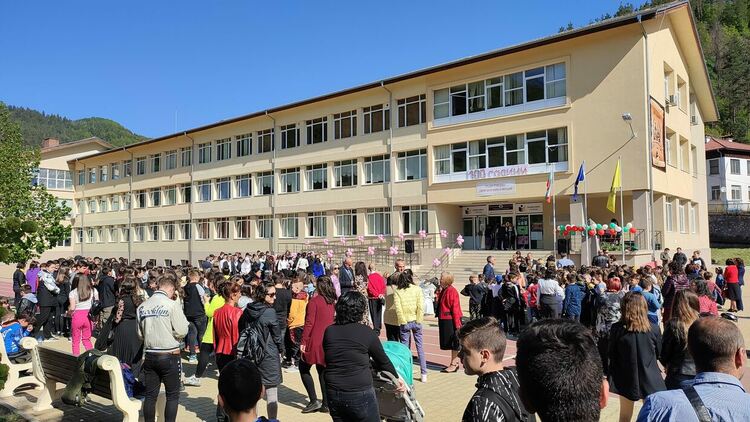 СУ „Св.св. Кирил и Методий“ в Рудозем отбеляза 100 години от създаването си с богата празнична програма