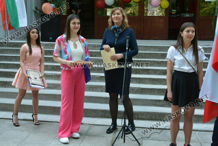 Отличникът на випуск 2022 от Спортното в Хасково иска да учи в Англия