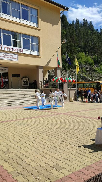 СУ „Св.св. Кирил и Методий“ в Рудозем отбеляза 100 години от създаването си с богата празнична програма