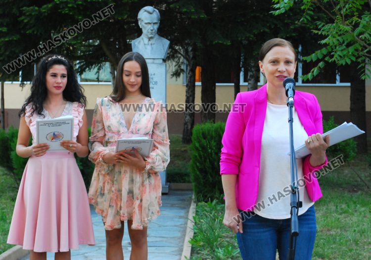 22 ученици от Езиковата с немски езикови дипломи и възможност да са студенти в Германия и Австрия