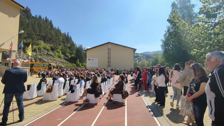 СУ „Св.св. Кирил и Методий“ в Рудозем отбеляза 100 години от създаването си с богата празнична програма