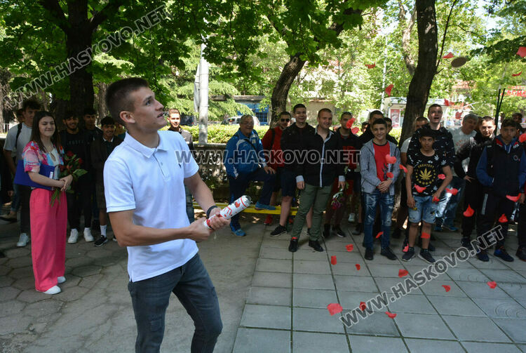 Отличникът на випуск 2022 от Спортното в Хасково иска да учи в Англия