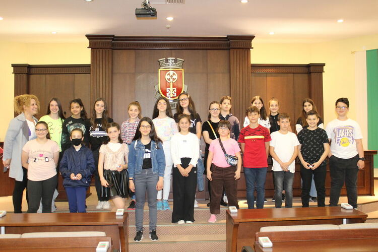 Кметът Станислав Дечев отвори кабинета си за ученици 