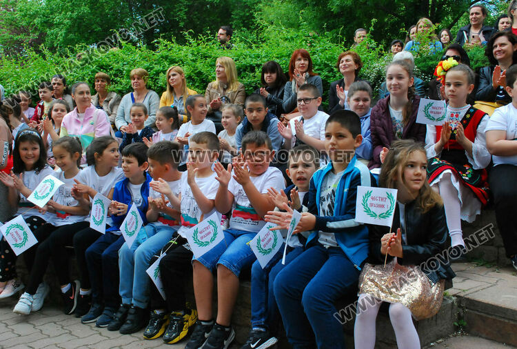 Училище „Св. св. Кирил и Методий“ чества 137 г. от създаването си