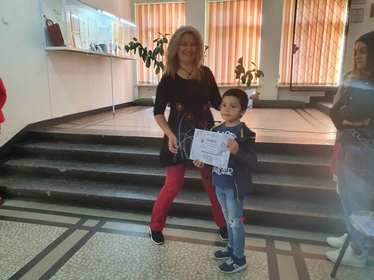 Растения и животни "превзеха" първия етаж на читалището в Първомай