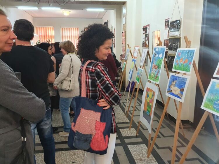 Растения и животни "превзеха" първия етаж на читалището в Първомай