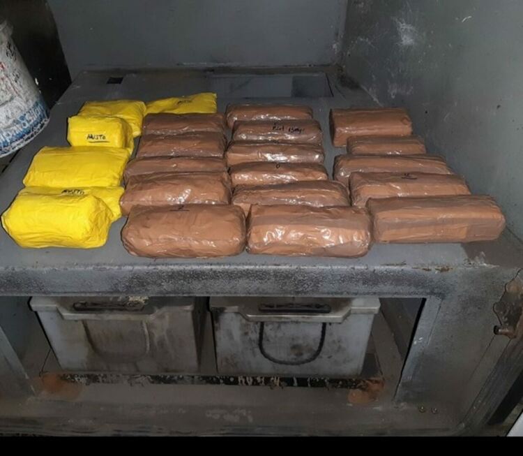 Задържаха 7 кг. златни накити на ГКПП "Капитан Андреево"