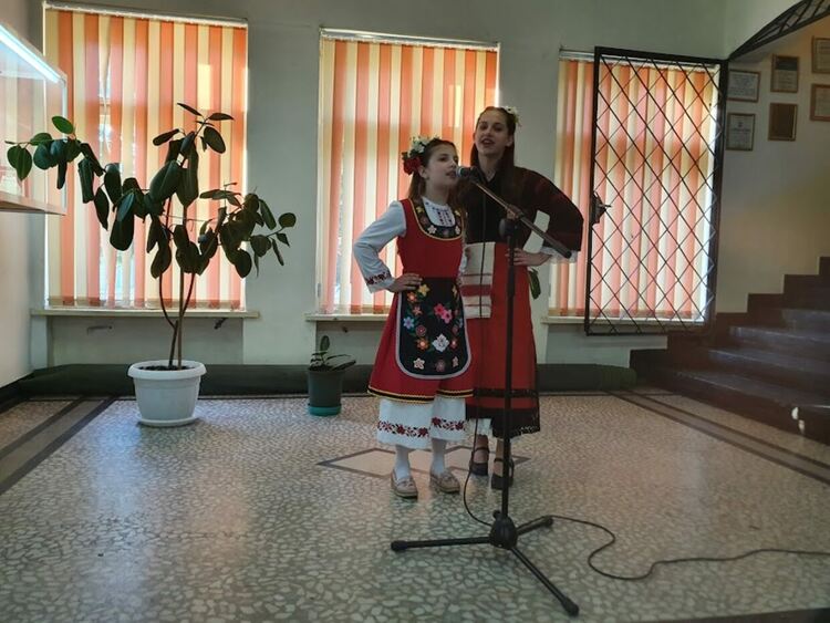 Растения и животни "превзеха" първия етаж на читалището в Първомай