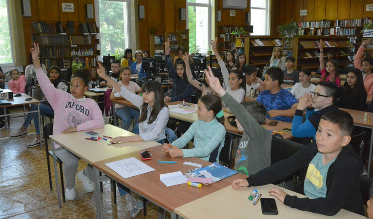 Училище &bdquo;Св. Климент Охридски&ldquo; с иновативни уроци по НП &bdquo;Иновации в действие&ldquo;