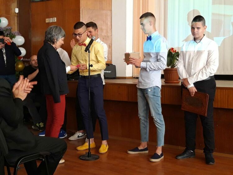 Смолян изпраща зрелостниците от випуск 2022