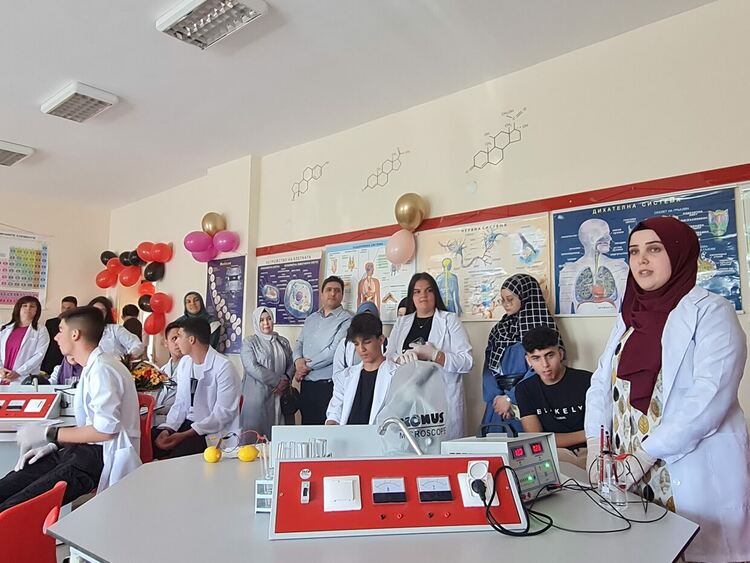 Модерна лаборатория откриха в Духовното училище в Момчилград