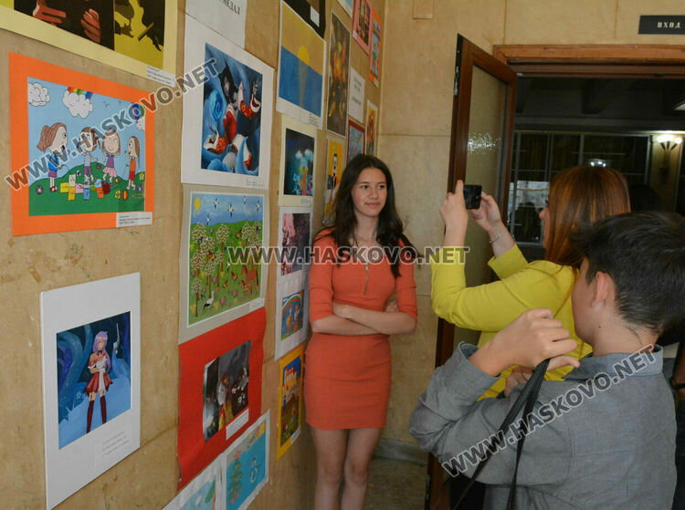 Еврокомисарят Мария Габриел: Децата на Хасково са моя гордост