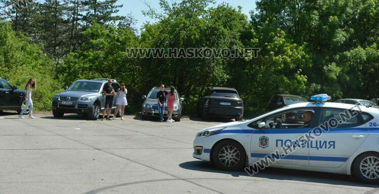 Абитуриенти продължиха да празнуват на паркинг и автополигон в Хасково