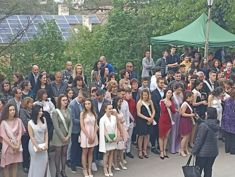 Райковската гимназия изпрати випуск 2022