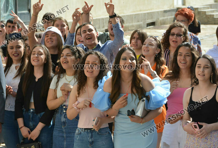 Избраха Мис и Мистър при изпращането на абитуриенти във ФСГ 