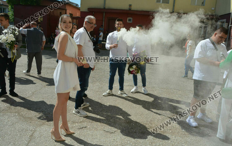 Тържествено изпратиха 105 абитуриенти в Гимназията по туризъм