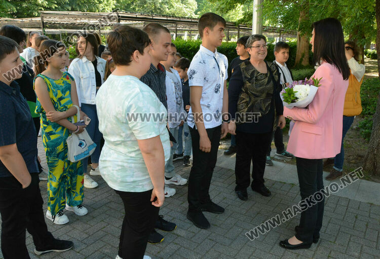 Еврокомисарят Мария Габриел: Децата на Хасково са моя гордост