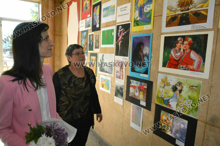 Еврокомисарят Мария Габриел: Децата на Хасково са моя гордост