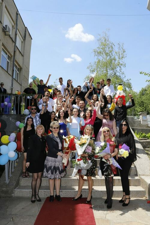 ПГТ:На добър час, абитуриенти!