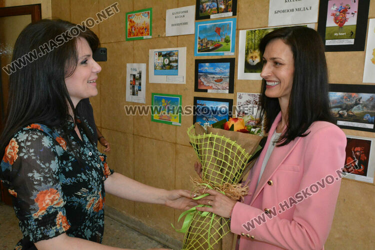 Еврокомисарят Мария Габриел: Децата на Хасково са моя гордост