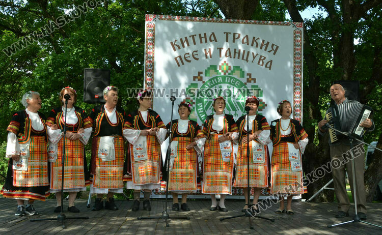 67 групи и 41 изпълнители в Националния събор „Китна Тракия“ в Хасково
