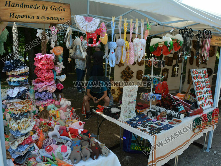 67 групи и 41 изпълнители в Националния събор „Китна Тракия“ в Хасково