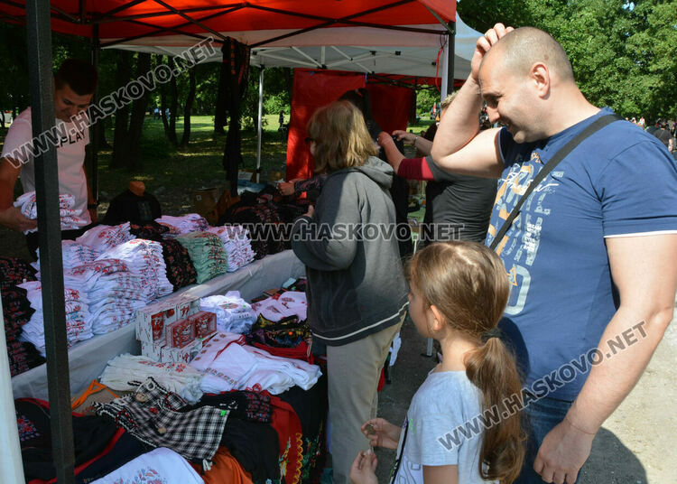 67 групи и 41 изпълнители в Националния събор „Китна Тракия“ в Хасково