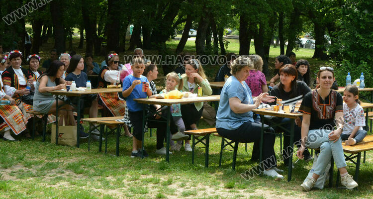 67 групи и 41 изпълнители в Националния събор „Китна Тракия“ в Хасково