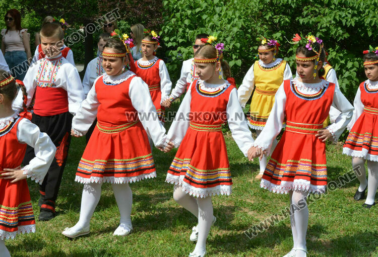 67 групи и 41 изпълнители в Националния събор „Китна Тракия“ в Хасково