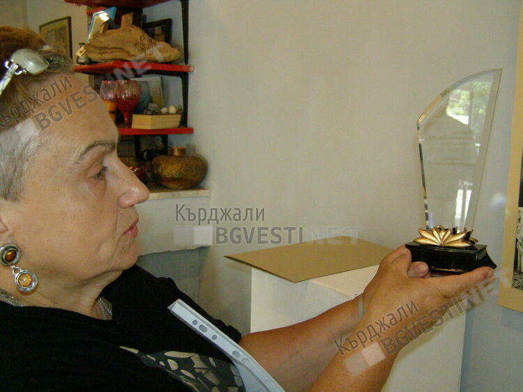 Радост Николаева