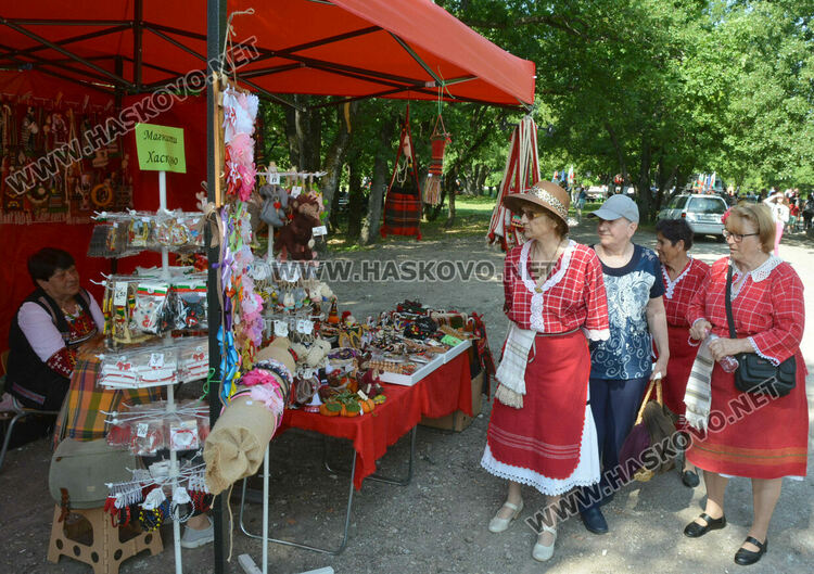 67 групи и 41 изпълнители в Националния събор „Китна Тракия“ в Хасково