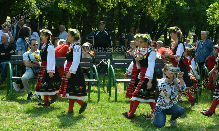 67 групи и 41 изпълнители в Националния събор „Китна Тракия“ в Хасково