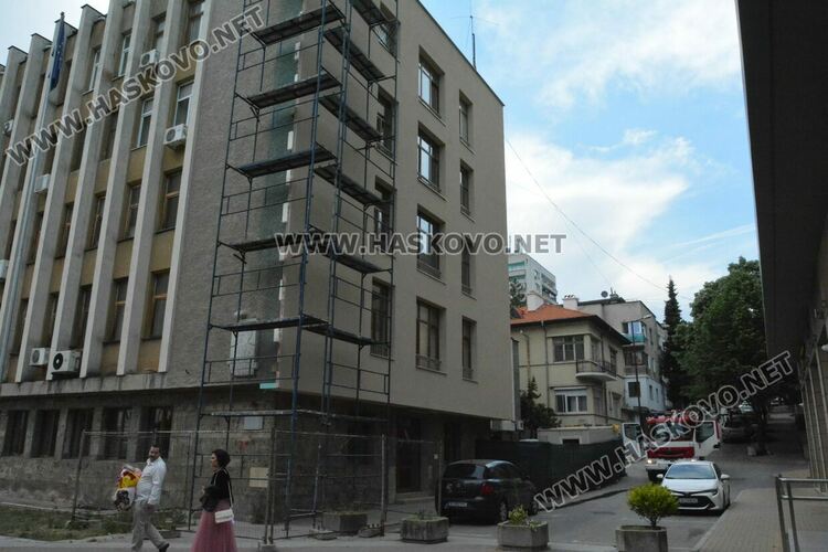 Фалшив сигнал за пожар до Областна администрация в Хасково