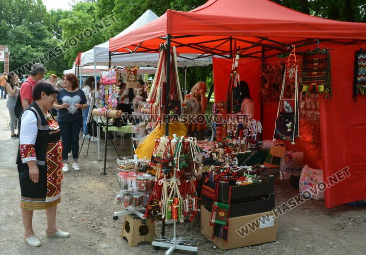 67 групи и 41 изпълнители в Националния събор „Китна Тракия“ в Хасково