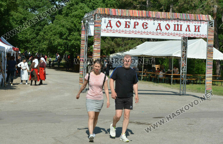 67 групи и 41 изпълнители в Националния събор „Китна Тракия“ в Хасково