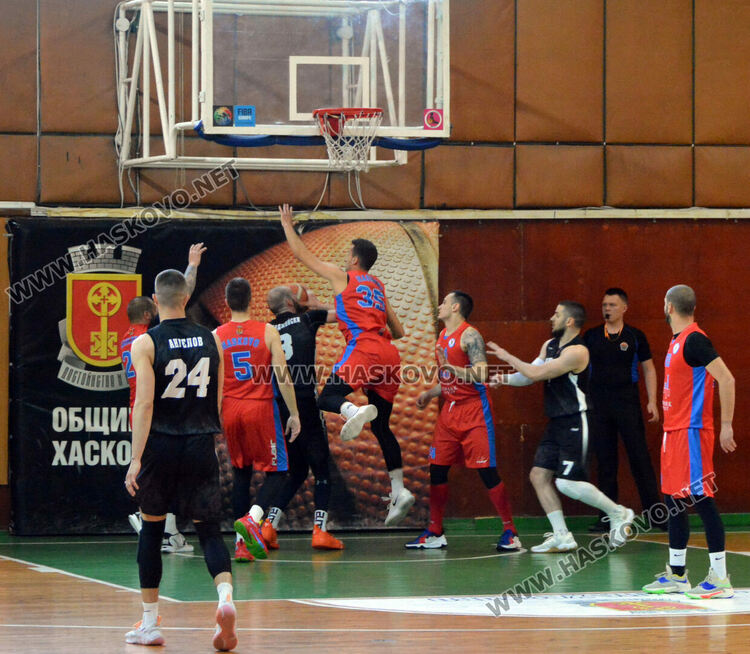 Баскетболистите на Хасково отиват на финал