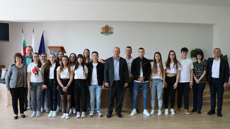 Ардино изпраща поредния випуск абитуриенти