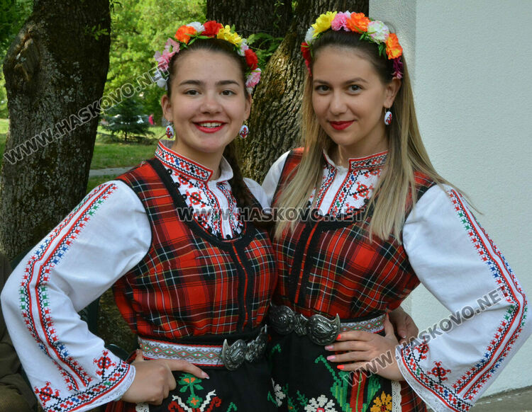 67 групи и 41 изпълнители в Националния събор „Китна Тракия“ в Хасково