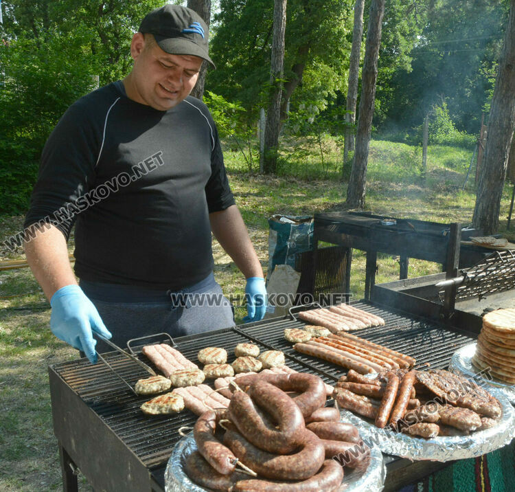 67 групи и 41 изпълнители в Националния събор „Китна Тракия“ в Хасково