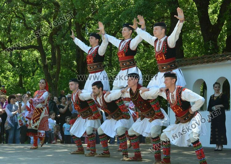 Голямо хоро, концерт на детски ансамбли и “Чинари” във втория ден на събора “Китна Тракия”