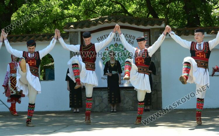 Голямо хоро, концерт на детски ансамбли и “Чинари” във втория ден на събора “Китна Тракия”