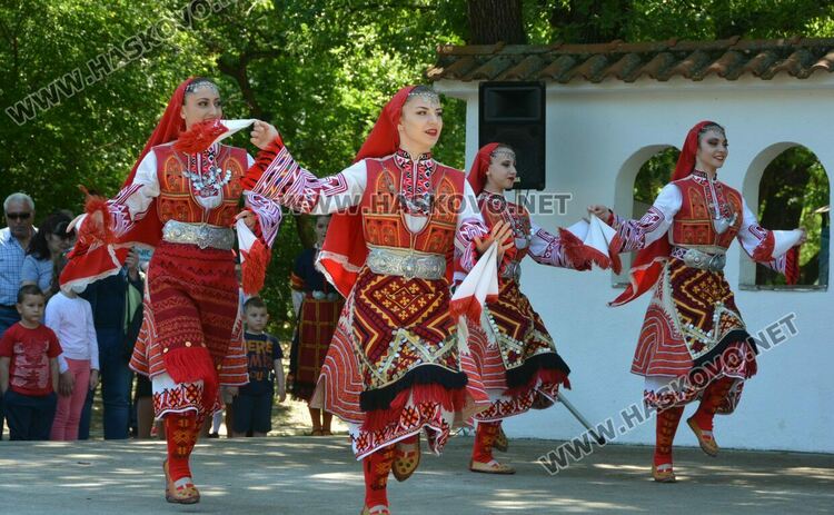 Голямо хоро, концерт на детски ансамбли и “Чинари” във втория ден на събора “Китна Тракия”