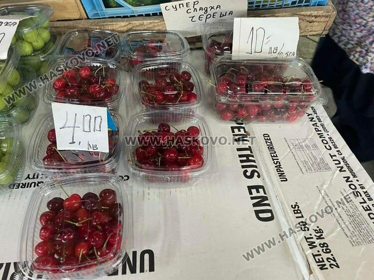 По 15 и 20 лв./ кг са българските череши на Зеленчуковия пазар в Хасково