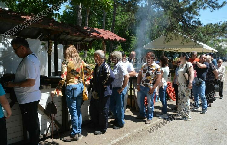 Голямо хоро, концерт на детски ансамбли и “Чинари” във втория ден на събора “Китна Тракия”