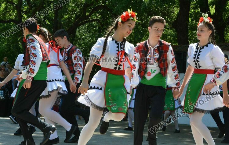 Голямо хоро, концерт на детски ансамбли и “Чинари” във втория ден на събора “Китна Тракия”