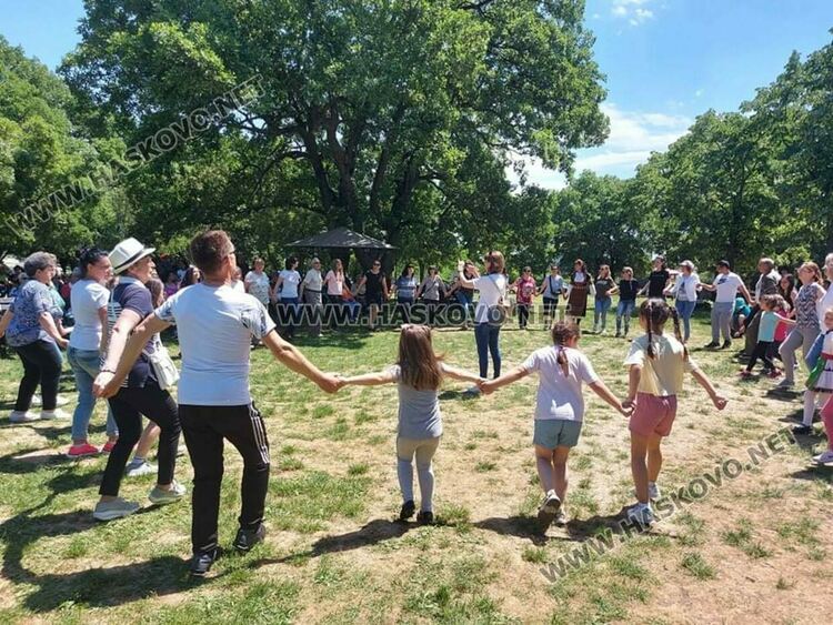 Голямо хоро, концерт на детски ансамбли и “Чинари” във втория ден на събора “Китна Тракия”