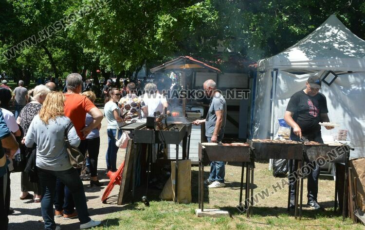 Голямо хоро, концерт на детски ансамбли и “Чинари” във втория ден на събора “Китна Тракия”